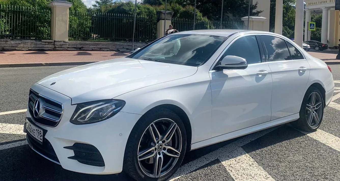 Mercedes E 213
