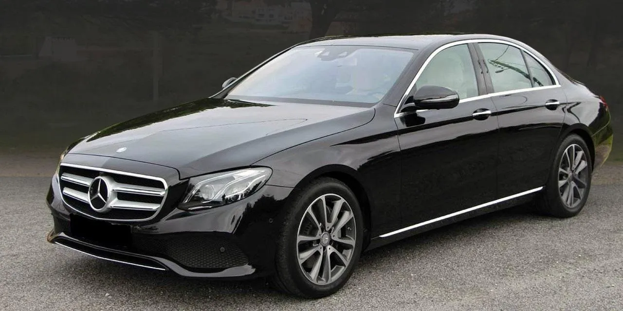 Mercedes E 213