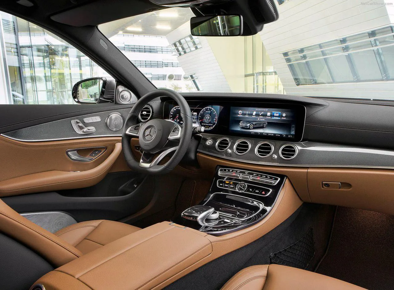 Mercedes E 213